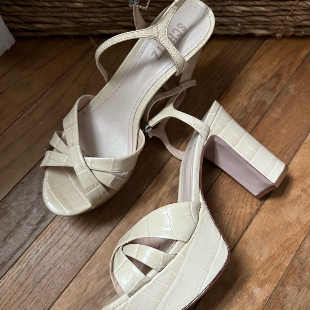 Brand New Schutz Keefa platform heels
